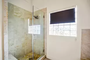 5841 Darling St, Houston, TX 77007 - Photo 35