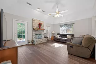 4906 Pleasure Lake Ln, Willis, TX 77318 - Photo 11