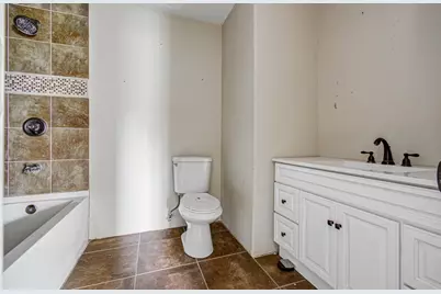1499 County Road 393B, Alvin, TX 77511 - Photo 23