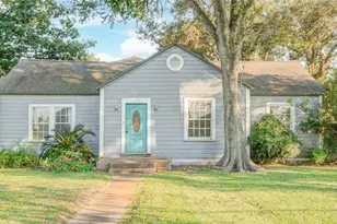 508 E 2nd St, Sweeny, TX 77480 - Photo 1