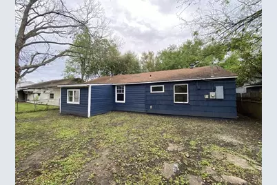 10110 Rosehaven Drive, Houston, TX 77051 - Photo 11