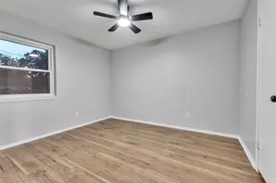 9805 Blue Bird St, La Porte, TX 77571 - Photo 23