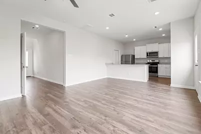 8314 Sunberry Shadow Drive, Houston, TX 77016 - Photo 3