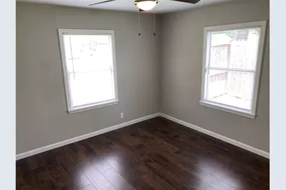 5018 Kenilwood Drive, Houston, TX 77033 - Photo 17