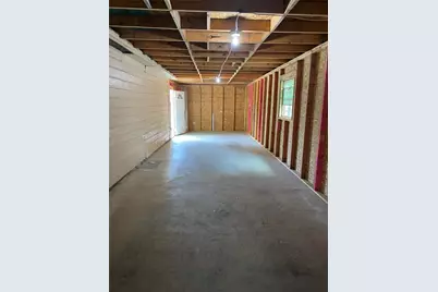 5018 Kenilwood Drive, Houston, TX 77033 - Photo 7