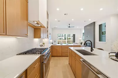 827 W 16th Street #B, Houston, TX 77008 - Photo 5