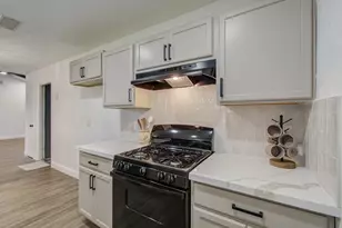 9923 Antrim Ln, La Porte, TX 77571 - Photo 13