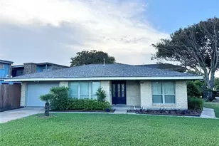 102 Mechanic St, Galveston, TX 77550 - Photo 1