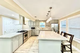 102 Mechanic St, Galveston, TX 77550 - Photo 13