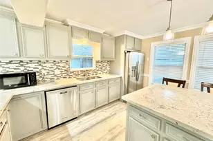 102 Mechanic St, Galveston, TX 77550 - Photo 15