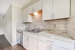 2390 Sarah St, Beaumont, TX 77705 - Photo 13