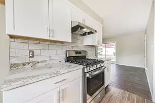 2390 Sarah St, Beaumont, TX 77705 - Photo 11