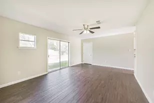 2390 Sarah St, Beaumont, TX 77705 - Photo 7