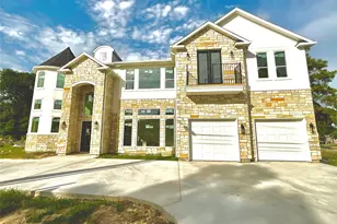 9756 Westview Dr, Houston, TX 77055 - Photo 1