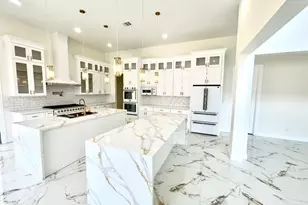 9756 Westview Dr, Houston, TX 77055 - Photo 21
