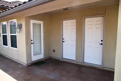 28 W Oaks Drive, Houston, TX 77058 - Photo 29