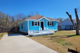 403 S Blackwell St, La Porte, TX 77571 - Photo 1