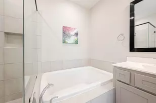 10915 Brambling Wood Dr, Houston, TX 77043 - Photo 37