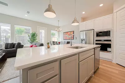 10915 Brambling Wood Drive, Houston, TX 77043 - Photo 17