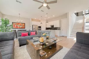 10915 Brambling Wood Dr, Houston, TX 77043 - Photo 11