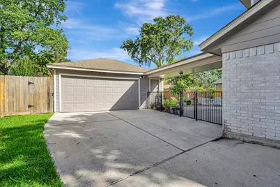 16419 Brookvilla Drive, Houston, TX 77059 - Photo 25
