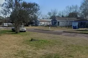 906 Rice St, Hempstead, TX 77445 - Photo 1