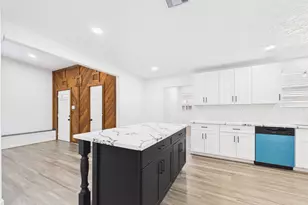 1210 Connie St, Alvin, TX 77511 - Photo 13