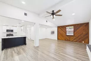 1210 Connie St, Alvin, TX 77511 - Photo 9