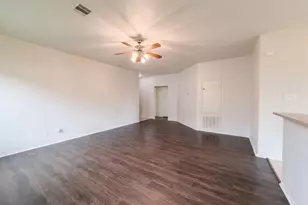 109 Mustang Stampede Dr, La Marque, TX 77568 - Photo 7