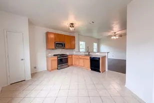 109 Mustang Stampede Dr, La Marque, TX 77568 - Photo 9