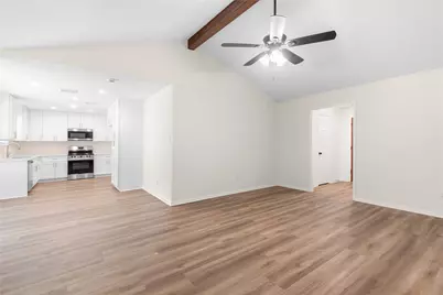 907 Avenue B, Sweeny, TX 77480 - Photo 7