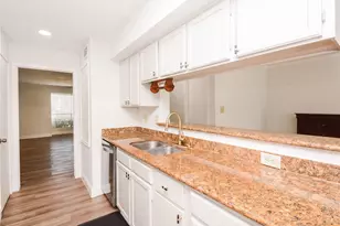 8511 Ariel St, Houston, TX 77074 - Photo 9