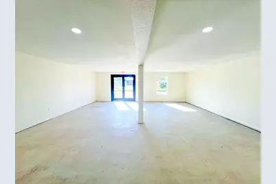 7704 Irvington Boulevard, Houston, TX 77022 - Photo 9