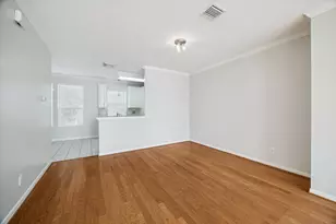 1639 Sutton St, Houston, TX 77006 - Photo 11