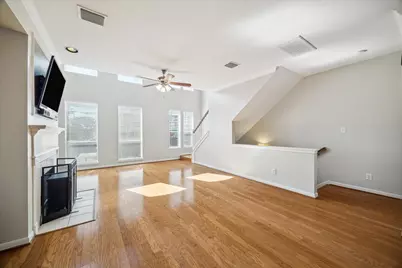 1639 Sutton Street, Houston, TX 77006 - Photo 9