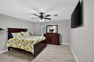 6046 Sandy Creek Dr, Baytown, TX 77523 - Photo 3