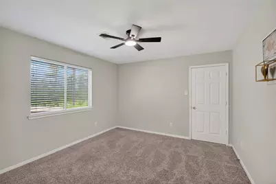 6046 Sandy Creek Drive, Baytown, TX 77523 - Photo 33
