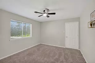 6046 Sandy Creek Dr, Baytown, TX 77523 - Photo 33