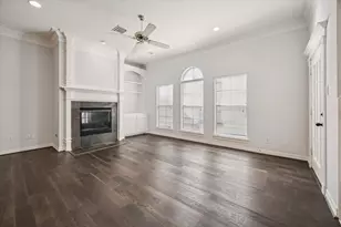 5208 Blossom St, Houston, TX 77007 - Photo 9