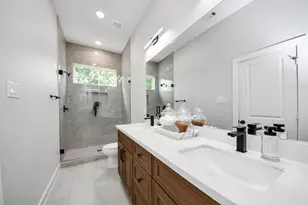 7914 Gladstone St, Houston, TX 77051 - Photo 5