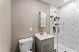 5256 Leeland St, Houston, TX 77023 - Photo 25