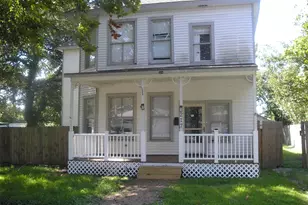 217 3rd Ave N, Texas City, TX 77590 - Photo 1