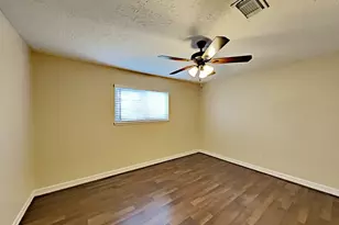 16395 Havenpark Dr, Houston, TX 77059 - Photo 15