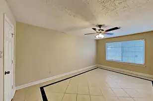 16395 Havenpark Dr, Houston, TX 77059 - Photo 11