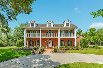 1635 Bayou Drive, Lake Jackson, TX 77566 - Photo 1