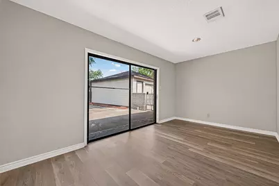 11710 N Petersham Drive, Houston, TX 77031 - Photo 15
