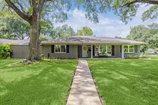 5702 Capello Dr, Houston, TX 77035 - Photo 1