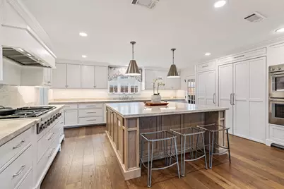 13926 Woodthorpe Lane, Houston, TX 77079 - Photo 17