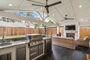 13926 Woodthorpe Ln, Houston, TX 77079 - Photo 39