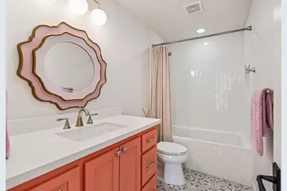 13926 Woodthorpe Lane, Houston, TX 77079 - Photo 35